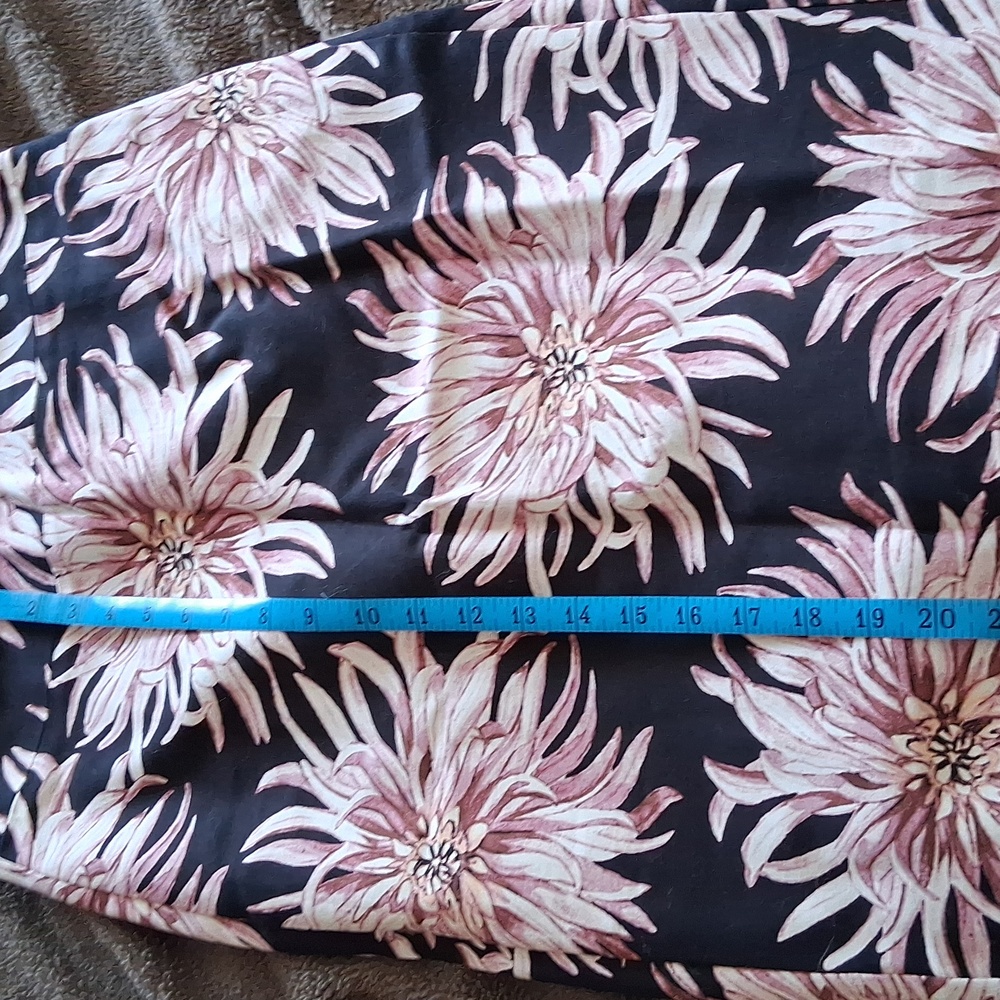 Ann Taylor Floral Pencil Skirt - Picture 5 of 5